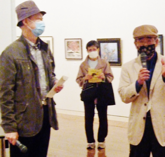 講評の沈和年先生（左）・田澤会長（右）