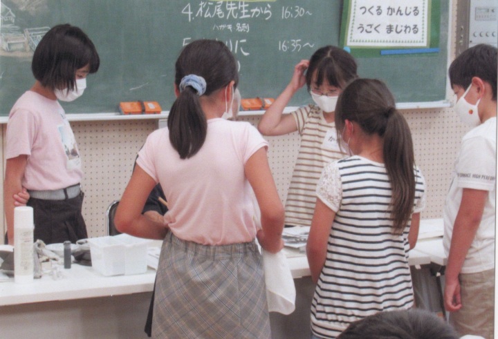 鳶尾小児童水墨画教室　4