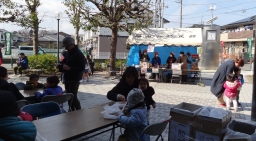 広場（テント模擬店）